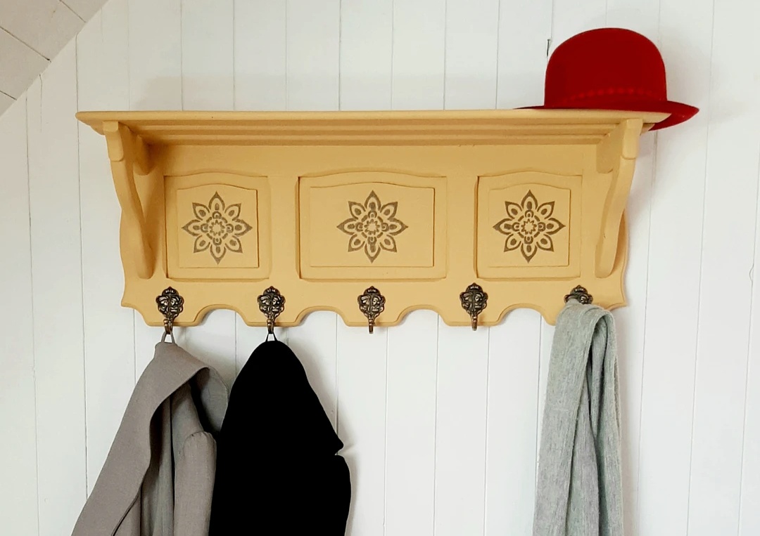 Meubel pimpen: Afwerkingstechnieken deel 1 (wax, sjablonen, transfers) - Foto